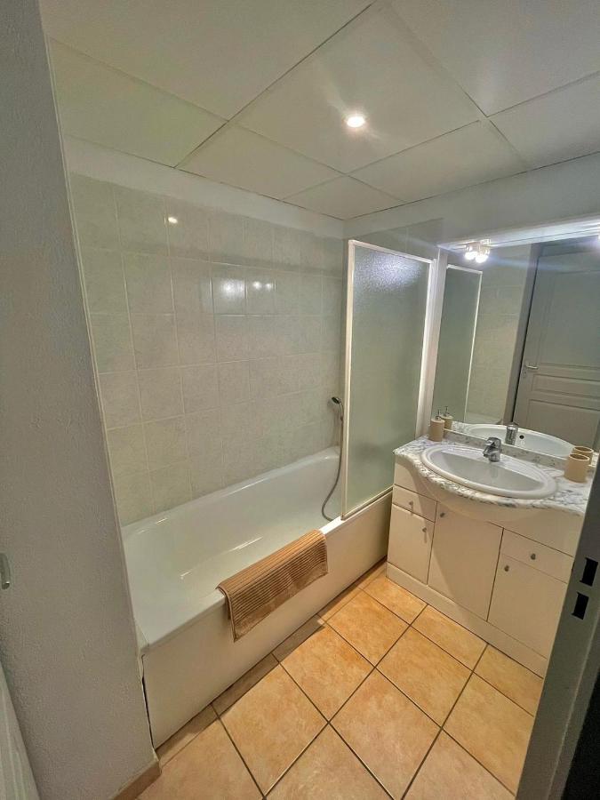 appartement résidence avec piscine très bien situé Uzès Esterno foto