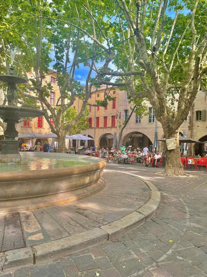 appartement résidence avec piscine très bien situé Uzès Esterno foto